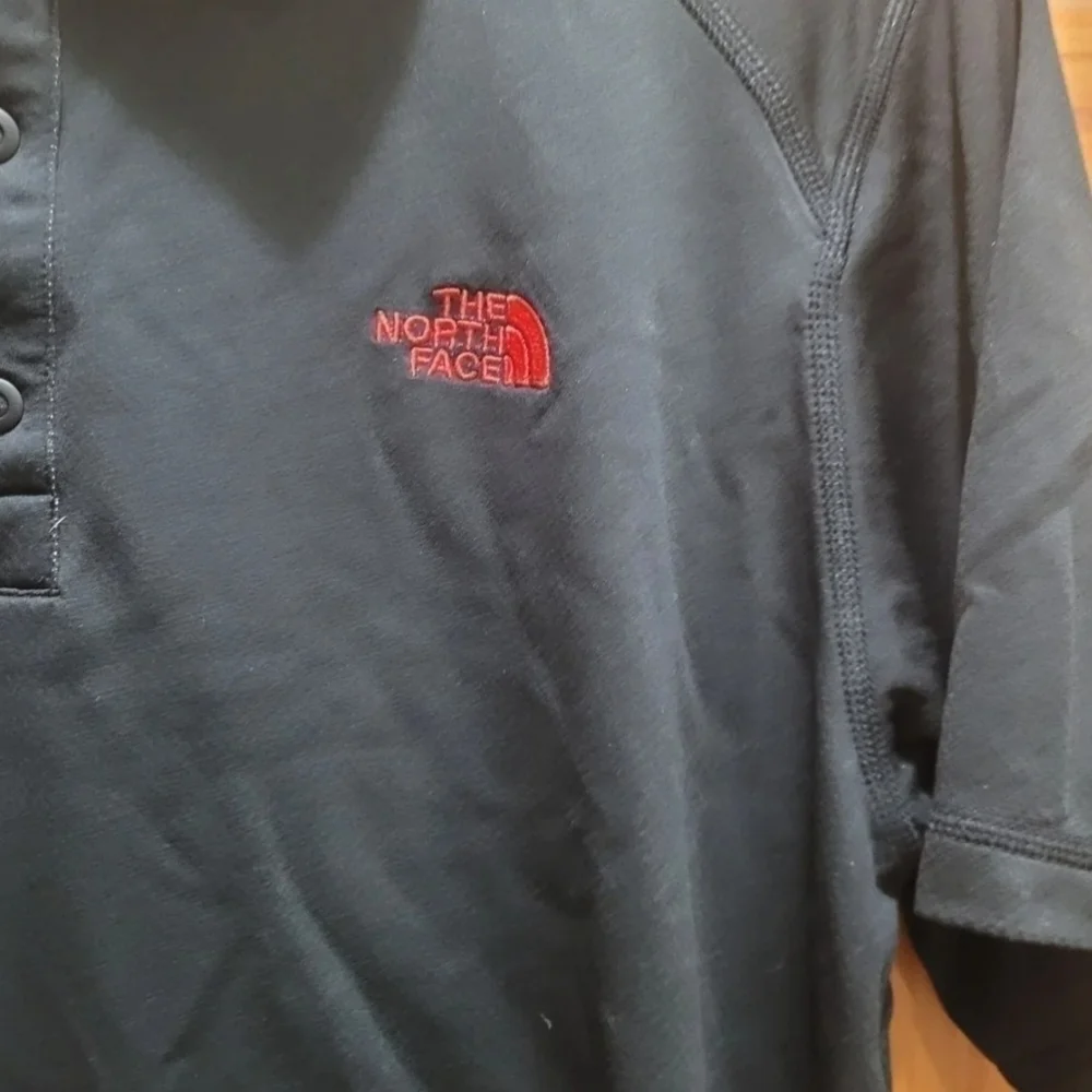 The North Face Short Sleeve Shirt Men's Size Large Golf Tennis Black Red